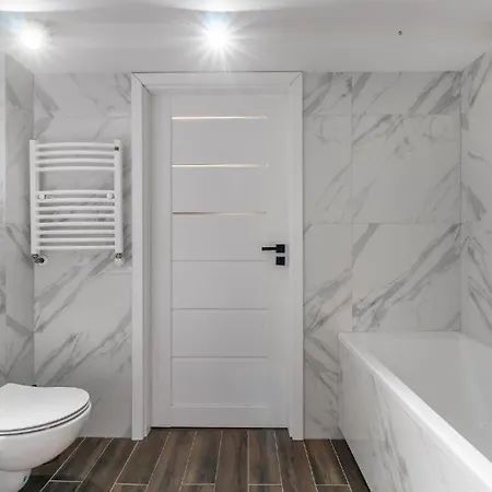 Close-central - Great Location- Praga Polnoc - 18 People -marcinkowskiego