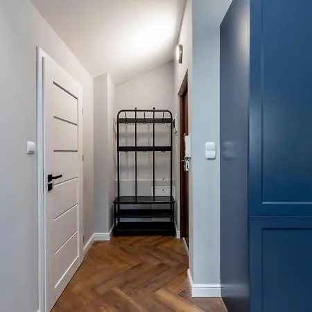 Apartment Close-central - Great Location- Praga Polnoc - 18 People -marcinkowskiego Warsaw