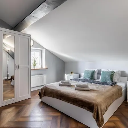 Close-central - Great Location- Praga Polnoc - 18 People -marcinkowskiego * Varšava