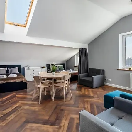 Close-central - Great Location- Praga Polnoc - 18 People -marcinkowskiego *