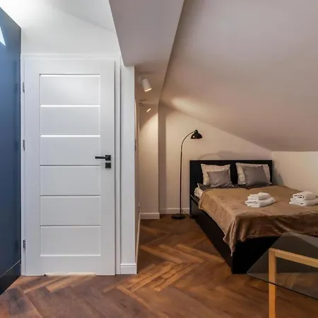 Close-central - Great Location- Praga Polnoc - 18 People -marcinkowskiego アパート