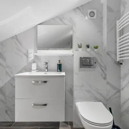 아파트 Close-central - Great Location- Praga Polnoc - 18 People -marcinkowskiego *