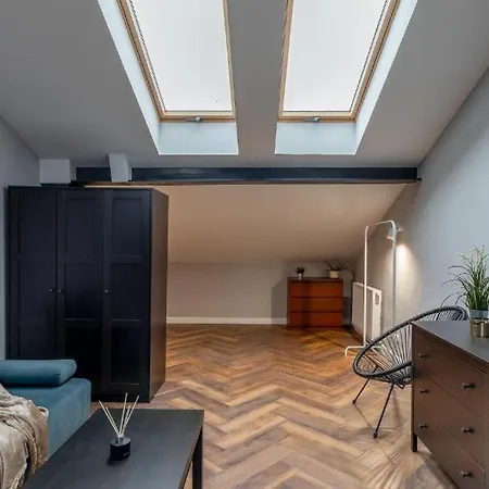Close-central - Great Location- Praga Polnoc - 18 People -marcinkowskiego