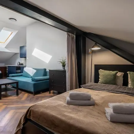 Close-central - Great Location- Praga Polnoc - 18 People -marcinkowskiego アパート *